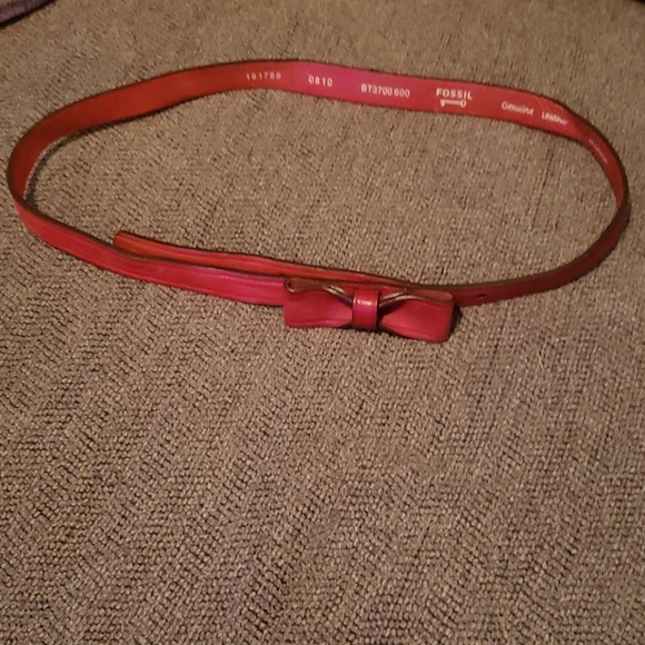 Bow Detail Adjustable Leather Fossil Belt - Picture 5 of 6